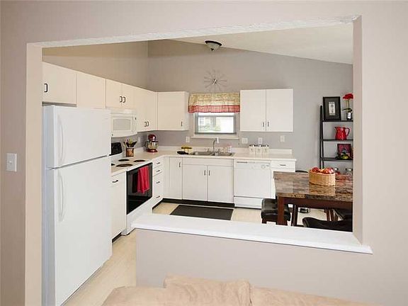 5th image of 7843 Harcourt Springs Ct