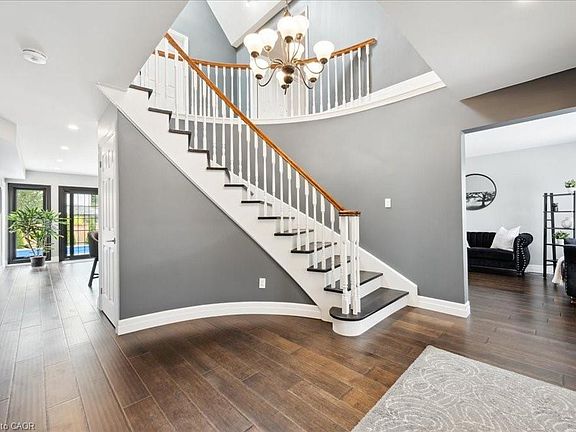 5th image of 9 Kortright Rd E