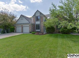 10325 Madison St, Omaha, NE 68127
