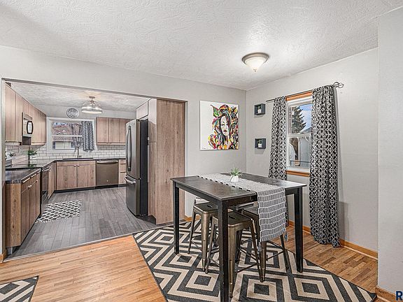 3rd image of 3112 S 5th Ave