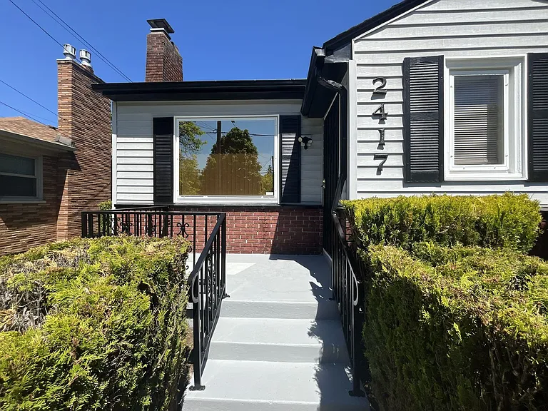 2417 N Rosa Parks Way — Photo 5