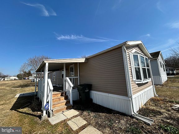 2nd image of 237 Saginaw St