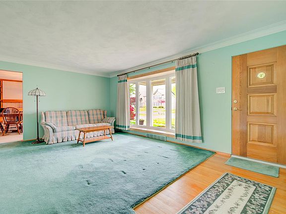 3rd image of 105 Graeser Acres