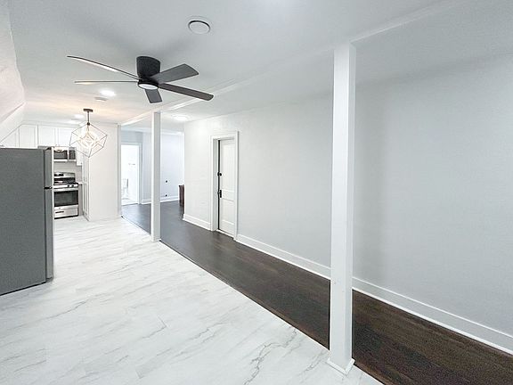 4th image of 16904 La Salle Ave
