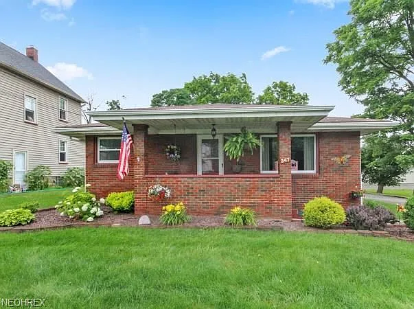 347 Maplewood Ave photo 1
