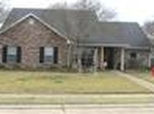 6202 Bayou Crossing Dr, Alexandria, LA 71303