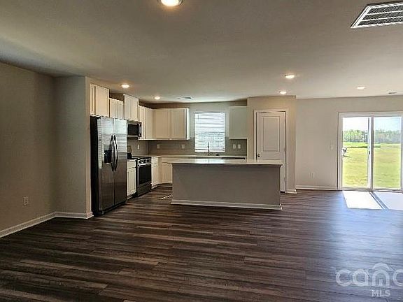 3rd image of 1615 Cannonball Ln