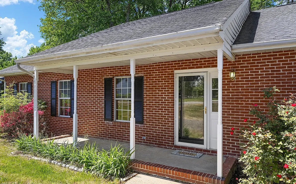 4 bed, 1568 sqft, $2,500 — Photo 4