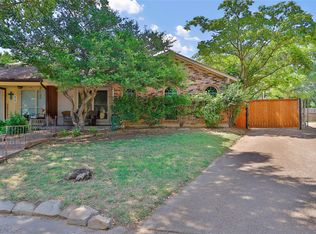 412 Bluegrass Ln, Euless, TX 76039