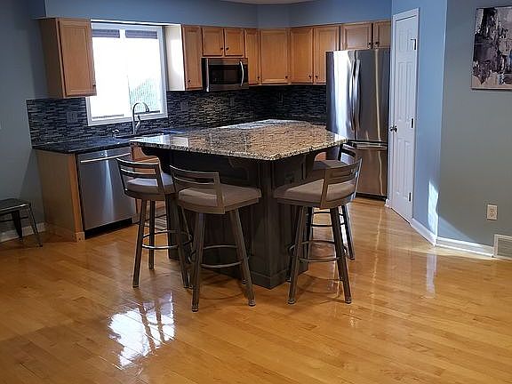 3rd image of 8757 Wedgefield Ln