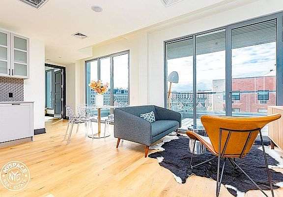 5th image of 10 Montieth St APT 265