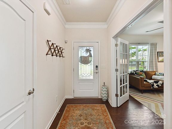 3rd image of 8035 Pastime Ln
