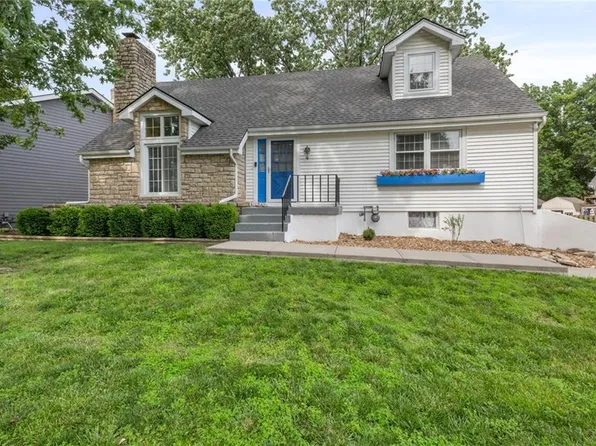 520 SW Windmill Ln, Lees Summit, MO 64082