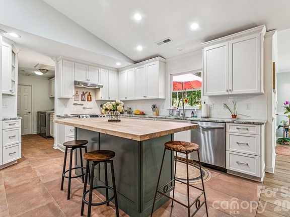 4th image of 5919 Stonebridge Ln