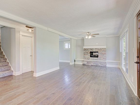 4th image of 3215 Lindenwood Ln