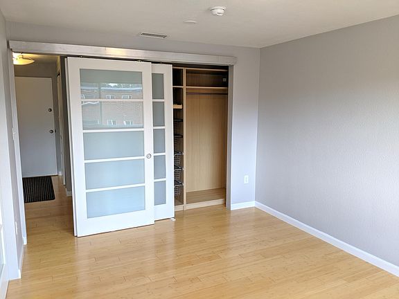 4th image of 1032 N Clarkson St APT 306