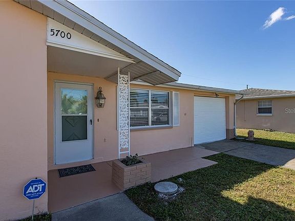 4th image of 5700 Baroque Dr