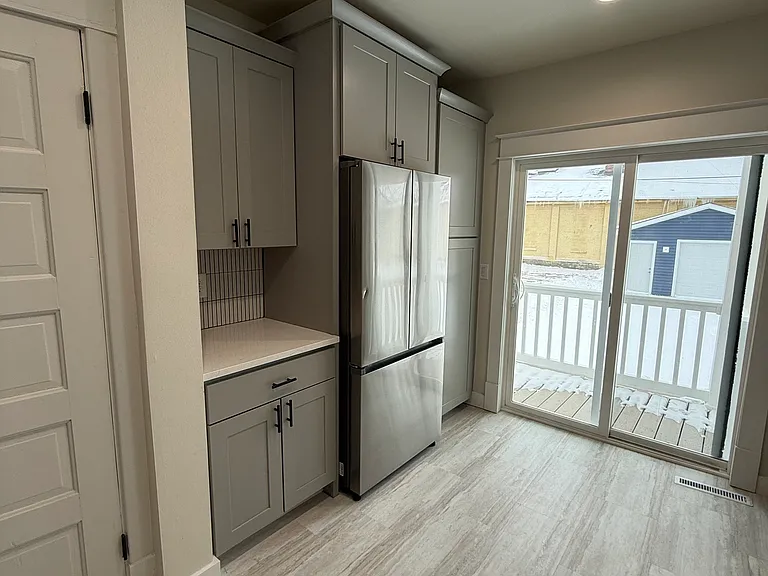 211 E Jefferson St — Photo 3