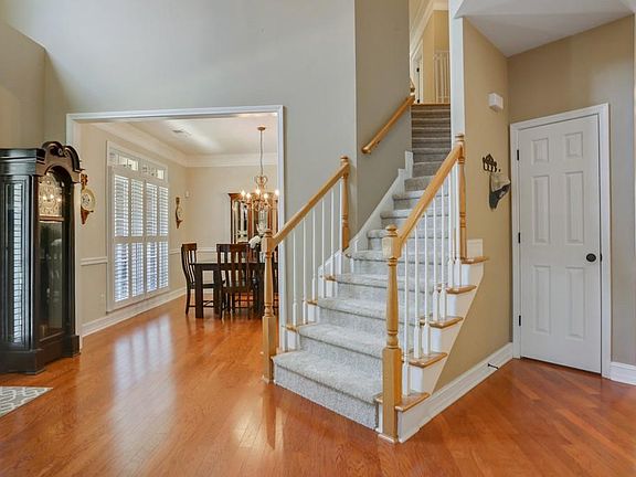 5th image of 1081 Queensgate Dr SE