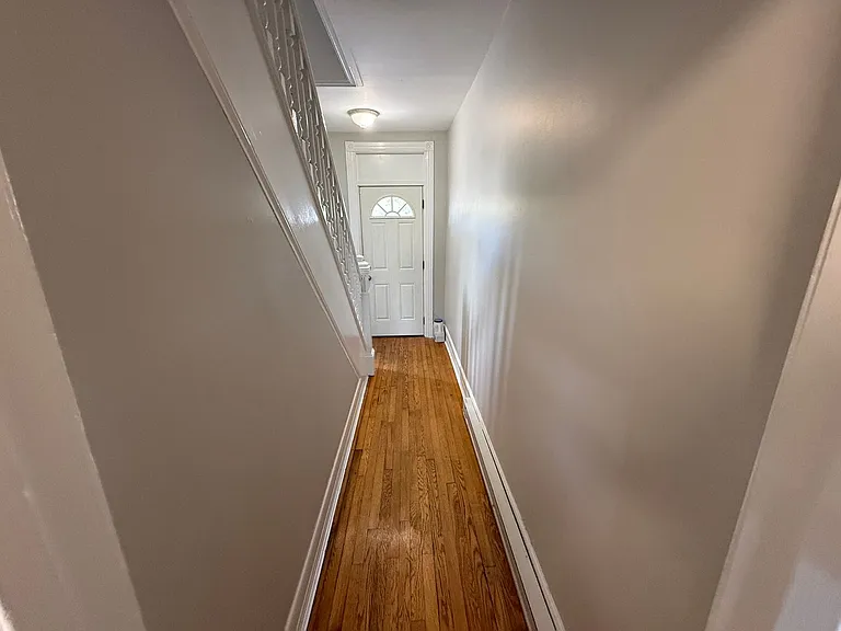 410 Wolf Ave — Photo 8