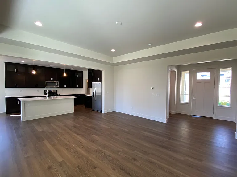 1604 Wyatt Earp Ct — Photo 3