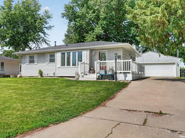 2138 Casper Ave, Waterloo, IA 50701