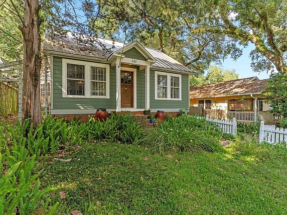 2nd image of 542 E Georgia St
