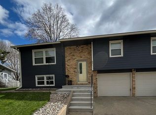 605 Burgess Rd, Yankton, SD 57078