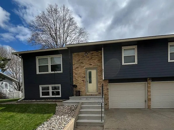 605 Burgess Rd, Yankton, SD 57078
