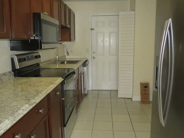 605 Northlake Blvd #48 — Photo 4