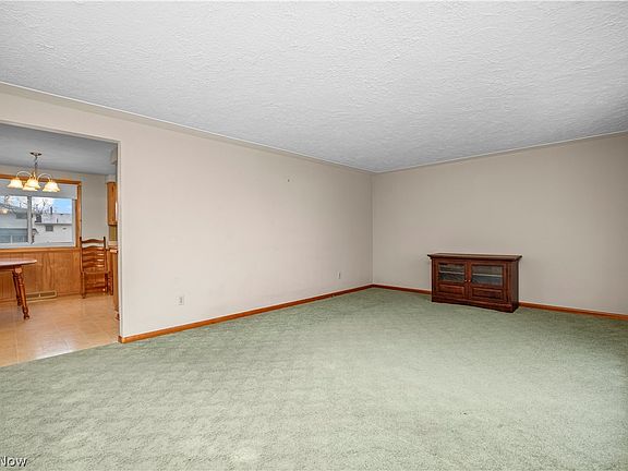 4th image of 1820 W 36th St