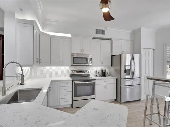 401 Bayfront Pl APT 3203, Naples, FL 34102