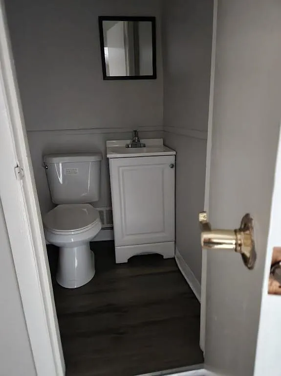 3159 Orville Ave 1W — Photo 3