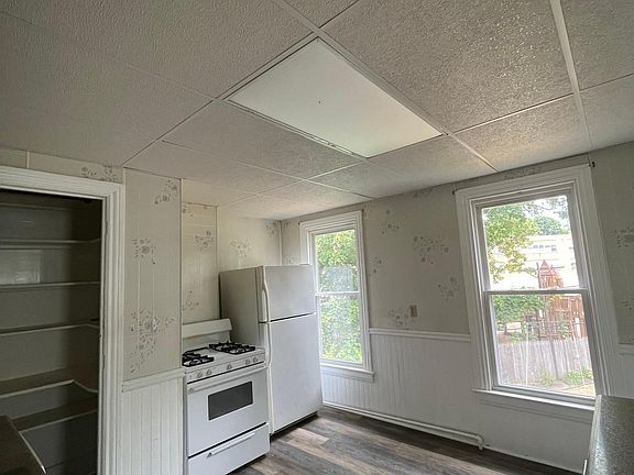 3rd image of 3 Lansing Ave #2