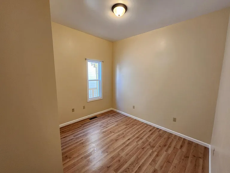 1945 Leishman Ave #1 — Photo 11