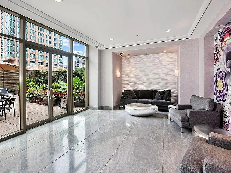 100 Riverside Blvd #3E — Photo 15