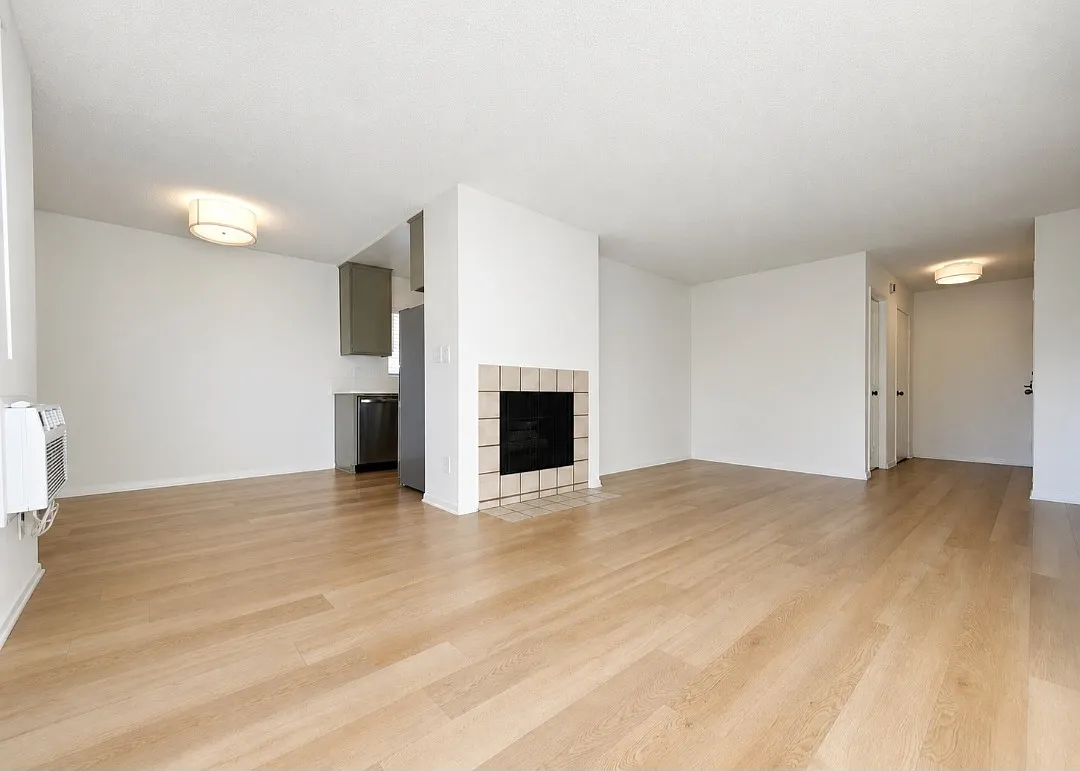 2 bed, 2.0 bath, $3,050 — Photo 4