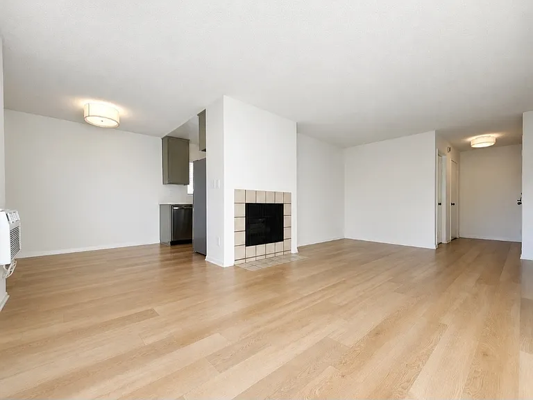 3750 Kelton Ave #101 — Photo 4