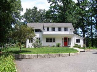 19 Spring Hollow Rd, Saint James, NY 11780