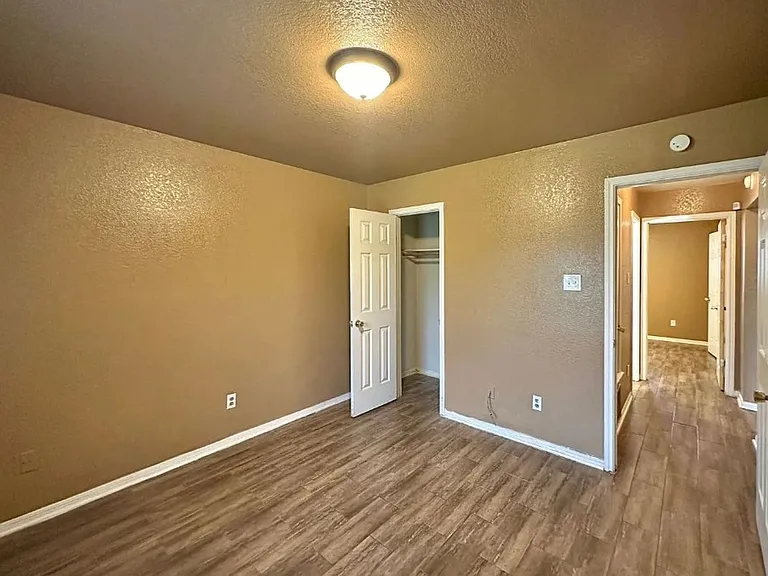 3805 Sawtooth Dr — Photo 8