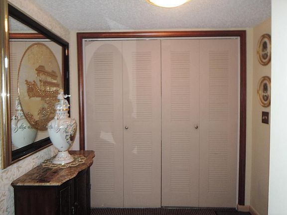 4th image of 133 Lakes End Dr APT A1