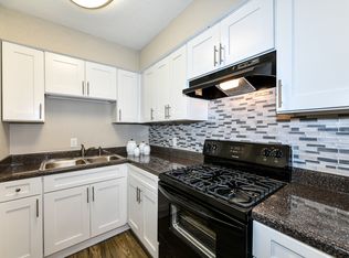 2800 Capital St APT 16C, Savannah, GA 31404