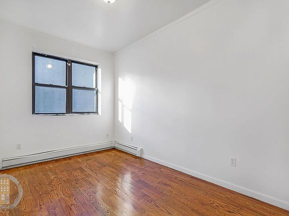 4th image of 20 Underhill Ave #3L