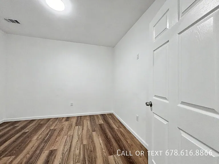 70 Charleston Ln — Photo 15