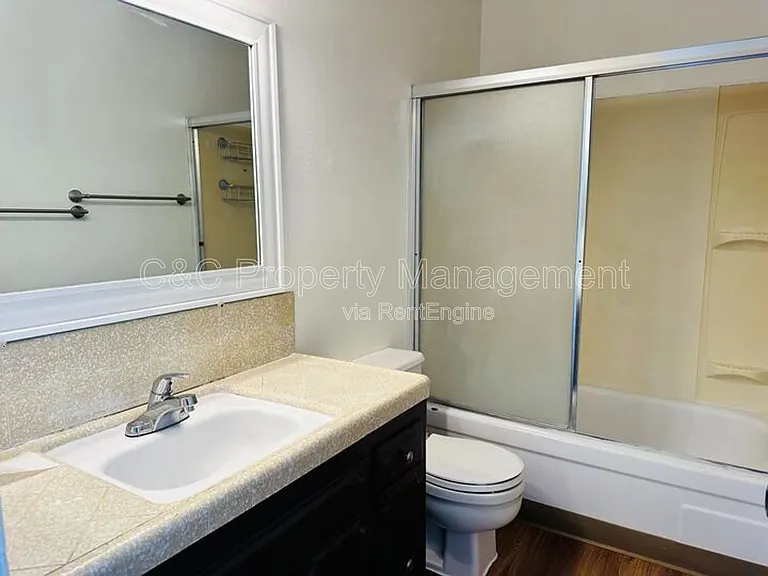 1668 W Ashlan Ave — Photo 9