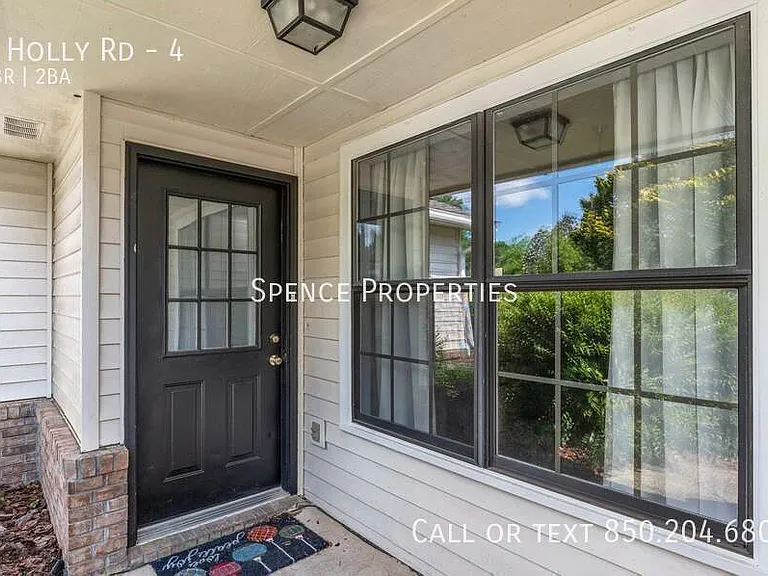 4 Holly Rd #4 — Photo 4