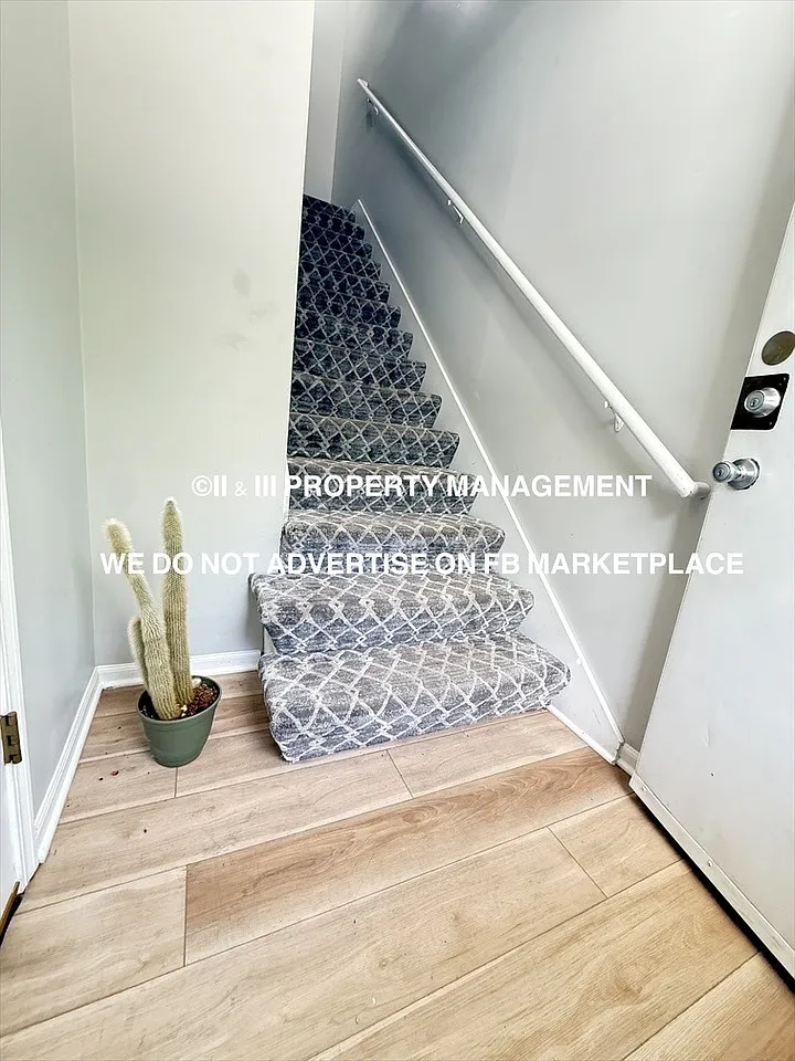 1933 Lawrence Court - 1 — Photo 2