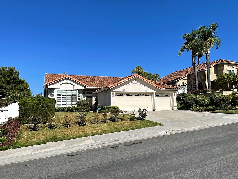 1148 Masterpiece Dr — Photo 2