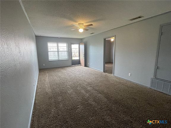 4th image of 1051 Country Club Dr