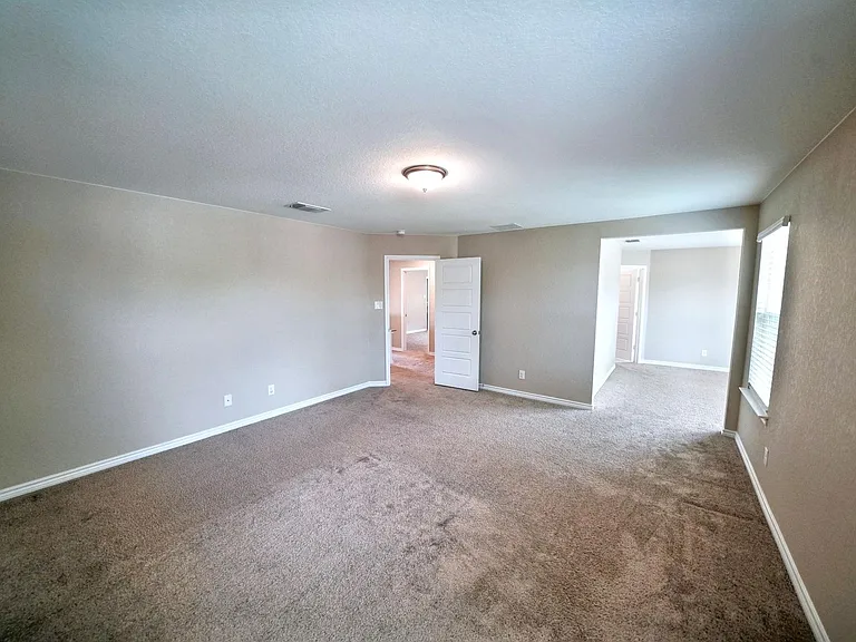 107 Kyle Cv — Photo 29